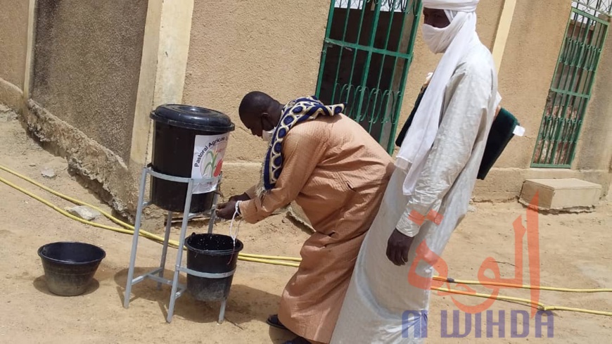 Tchad - Covid-19 : à Ati, la prière du vendredi organisée avec des mesures barrières strictes Tchad - Covid-19 : à Ati, la prière du vendredi organisée avec des mesures barrières strictes