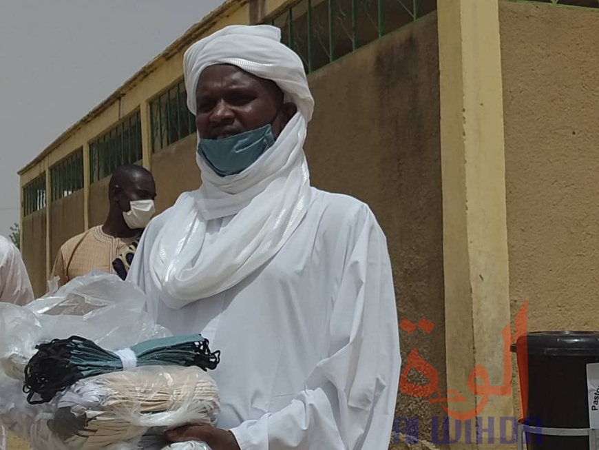 Tchad - Covid-19 : à Ati, la prière du vendredi organisée avec des mesures barrières strictes Tchad - Covid-19 : à Ati, la prière du vendredi organisée avec des mesures barrières strictes