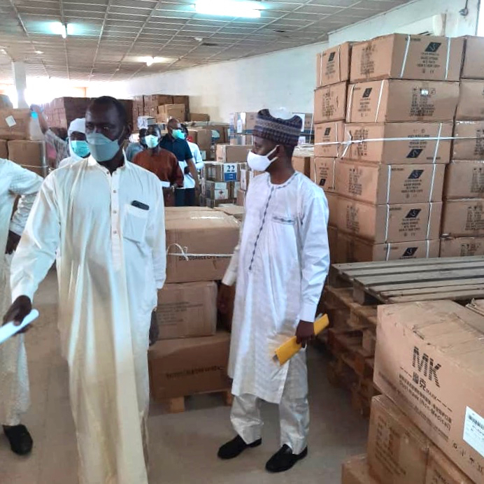 Tchad : la Centrale pharmaceutique de dépôt réceptionne du matériel médical commandé par l'État Tchad : la Centrale pharmaceutique de dépôt réceptionne du matériel médical commandé par l'État