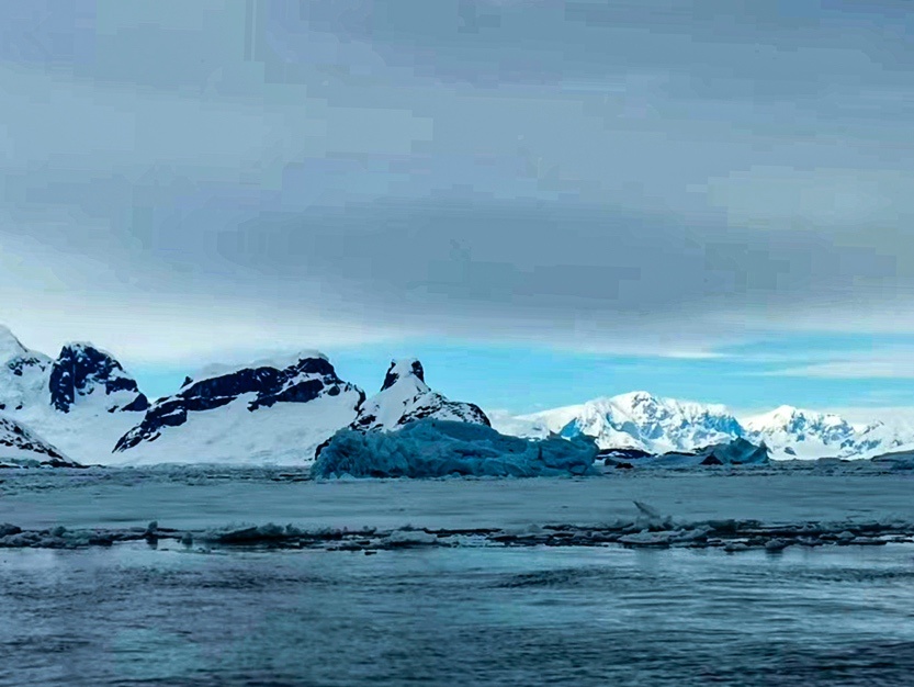 Photo taken on Nov. 28, 2019, shows icebergs in Antarctica. Photo by Sun Jianxin/People’s Daily Online