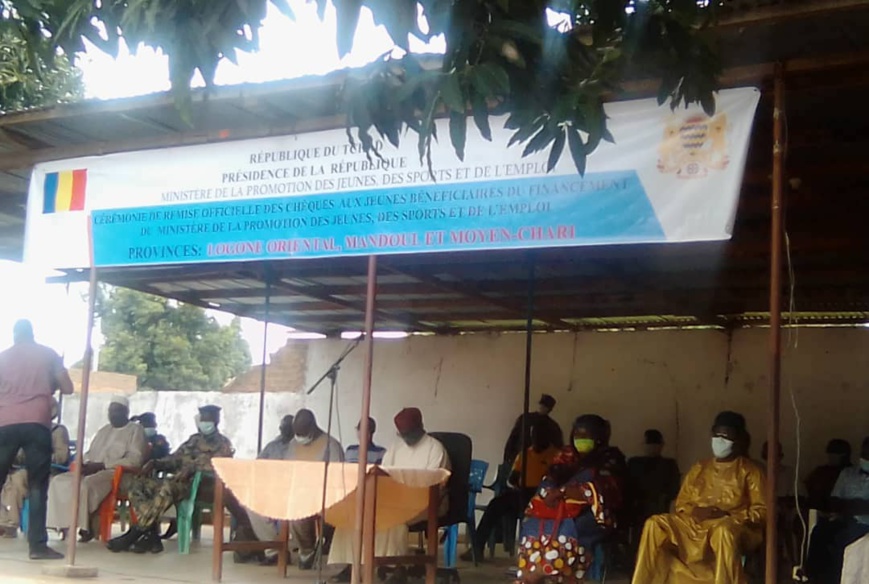 Tchad : à Doba, des jeunes reçoivent des financements pour leurs projets. © Frédéric Ngardodim/Alwihda Info Tchad : à Doba, des jeunes reçoivent des financements pour leurs projets. © Frédéric Ngardodim/Alwihda Info