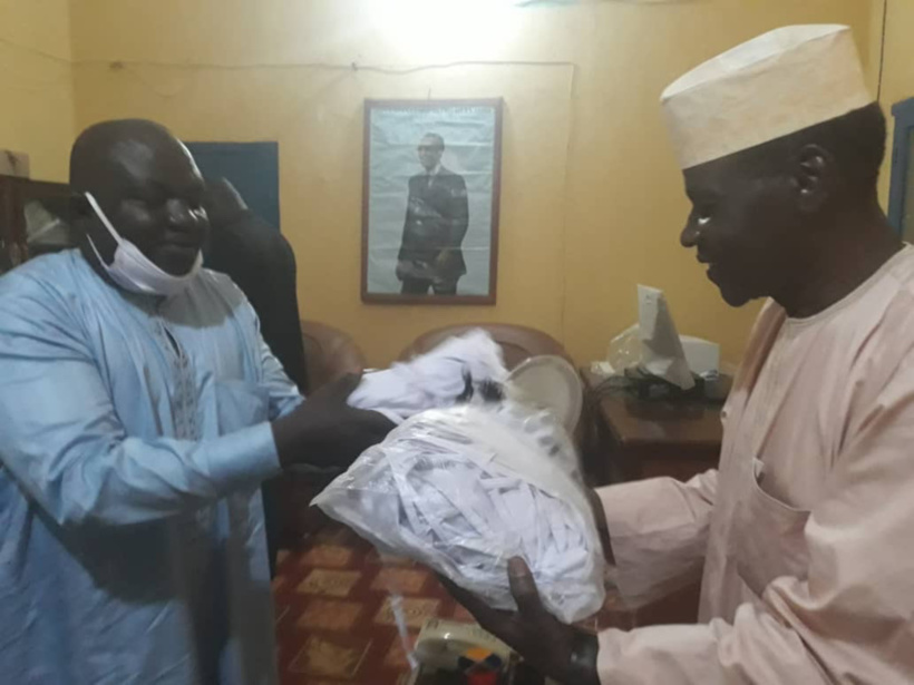 Tchad : à Abéché, les bonnes volontés appuient la reprise des cours avec des dons Tchad : à Abéché, les bonnes volontés appuient la reprise des cours avec des dons