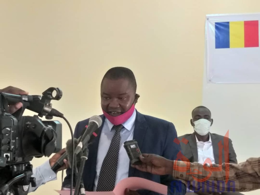 Tchad : 20 millions Fcfa de l'État pour le financement de 17 projets jeunes à Abéché. © Abba Issa/Alwihda Info Tchad : 20 millions Fcfa de l'État pour le financement de 17 projets jeunes à Abéché. © Abba Issa/Alwihda Info