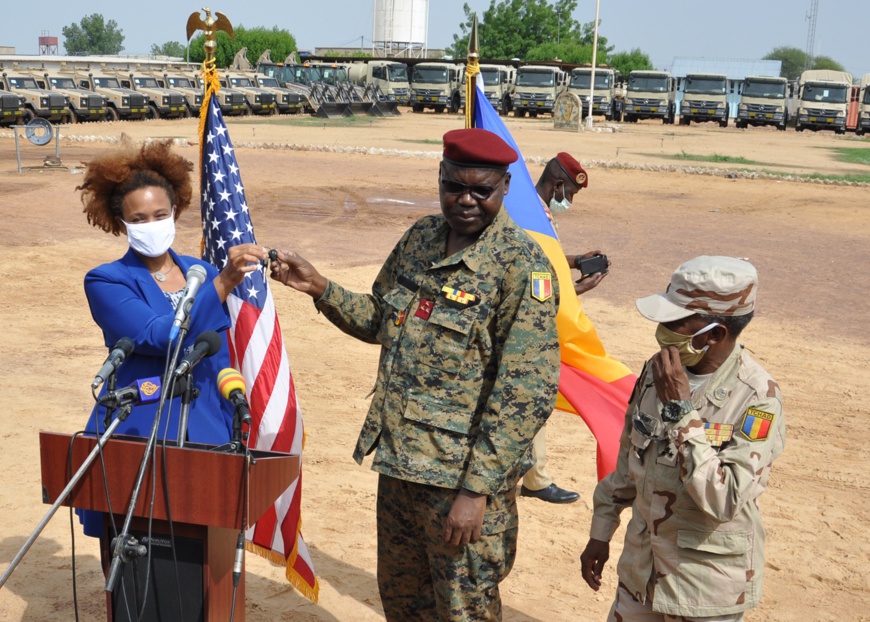 Tchad : 55 véhicules militaires remis à l'armée par les États Unis. © DR/Amb.USA Tchad : 55 véhicules militaires remis à l'armée par les États Unis. © DR/Amb.USA