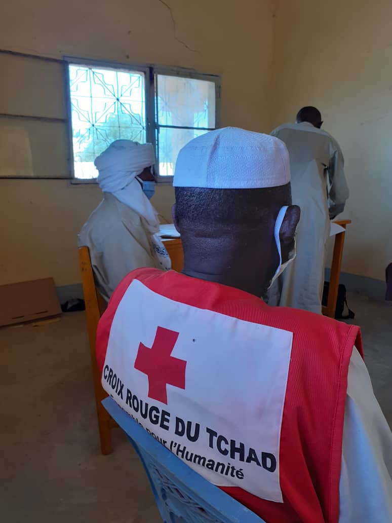 Tchad - Covid-19 : à Adde, zone frontalière du Soudan, la Croix Rouge remet du matériel sanitaire