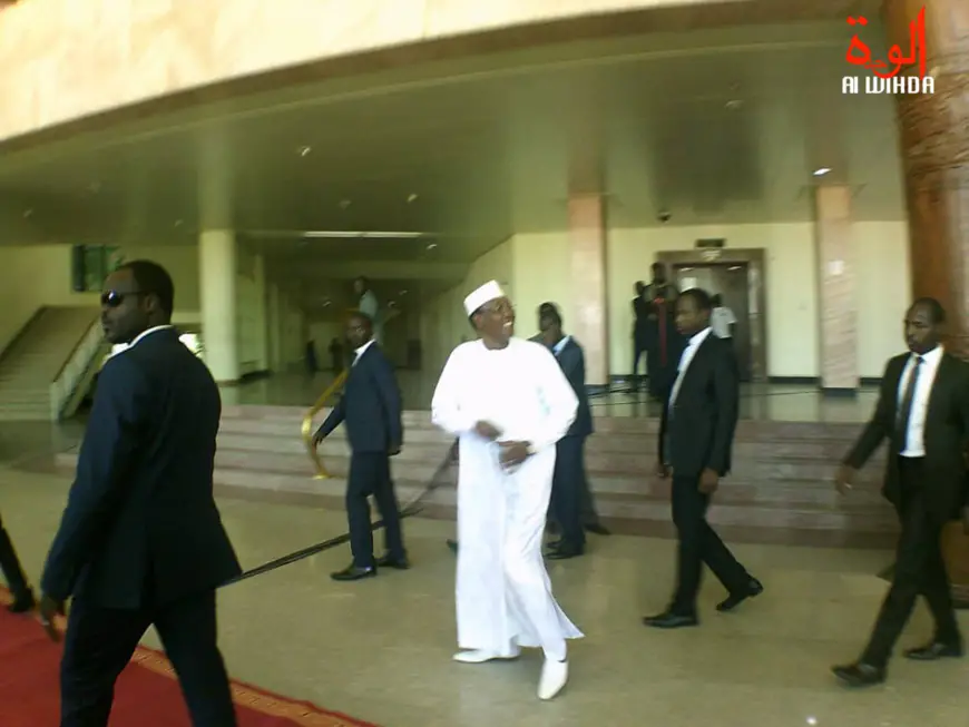 Le chef de l'État Idriss Déby quitte une cérémonie à N'Djamena. Illustration © Mahamat Abderaman Ali Kitire/Alwihda Info