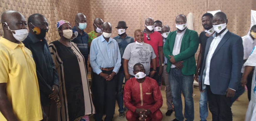 Tchad - Covid-19 : des jeunes d'Ardep Djoumal offrent des cache-nez et kits d'hygiène à N'Djamena
