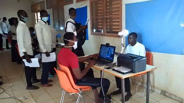 Tchad : à Mongo, enrôlement biométrique des candidats au baccalauréat. © Béchir Badjoury/Alwihda Info