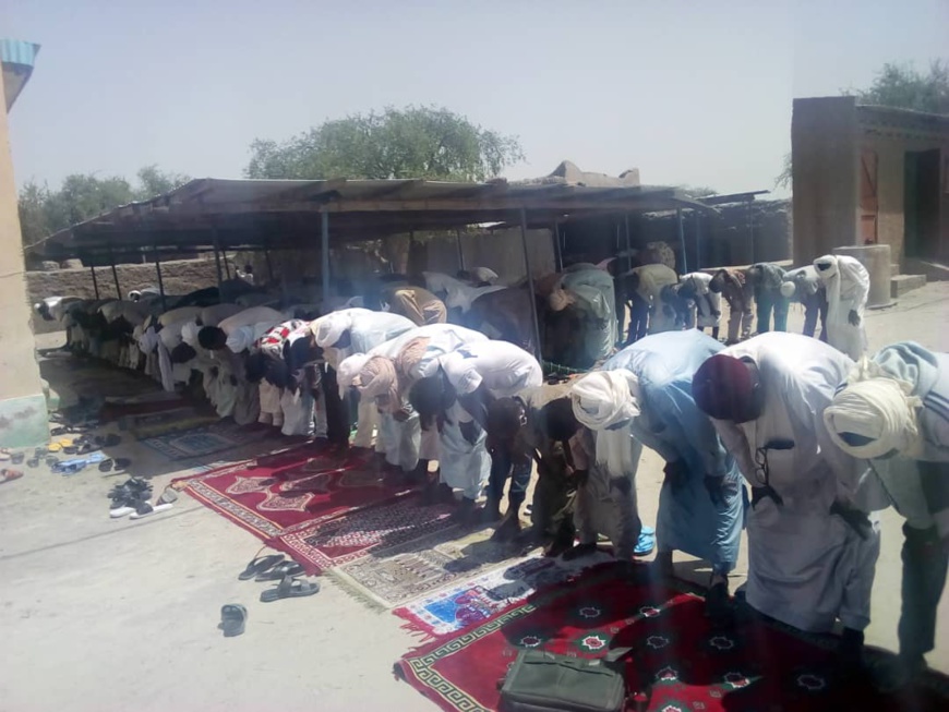 Tchad : à Massakory, des lots de masques offerts aux mosquées de la ville. © Mbainaissem Gédéon Mbeïbadoum/Alwihda Info