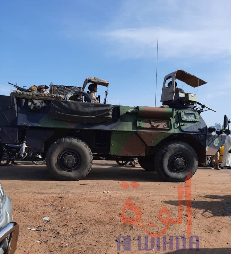 Tchad : un véhicule avec des militaires français essuie des tirs à N'Djamena. © Alwihda Info Tchad : un véhicule avec des militaires français essuie des tirs à N'Djamena. © Alwihda Info