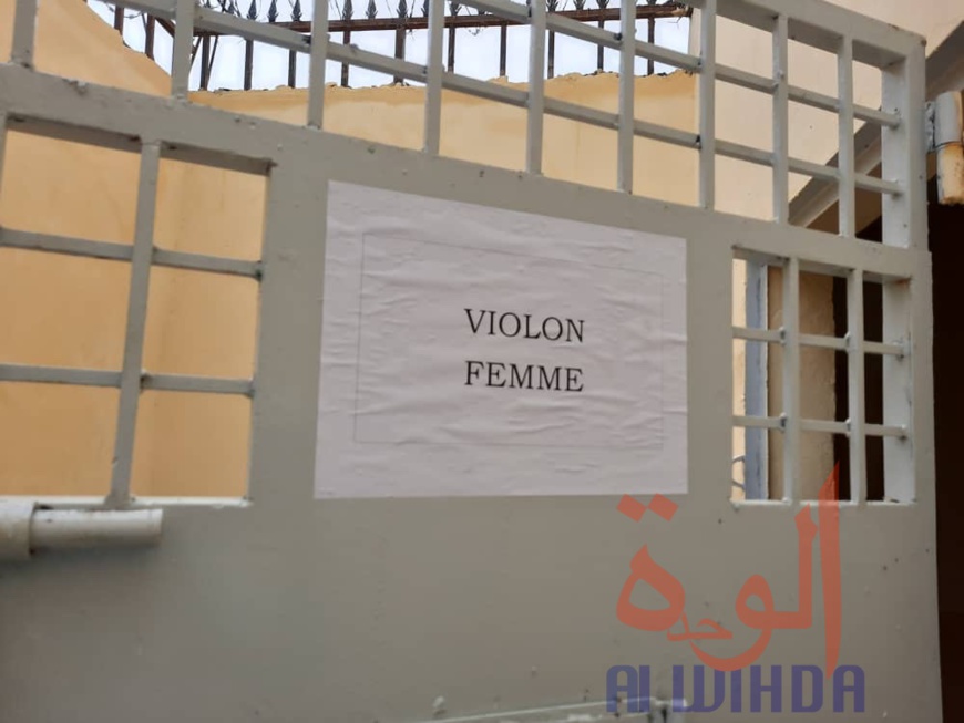Tchad : La police nationale inaugure un bâtiment de garde à vue au commissariat central. © Djimet Wiche/Alwihda Info Tchad : La police nationale inaugure un bâtiment de garde à vue au commissariat central. © Djimet Wiche/Alwihda Info
