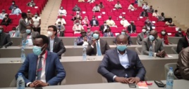 Économie numérique et postes : le Tchad prépare une stratégie pour révolutionner le secteur. © Ben Kadabio/Alwihda Info Économie numérique et postes : le Tchad prépare une stratégie pour révolutionner le secteur. © Ben Kadabio/Alwihda Info