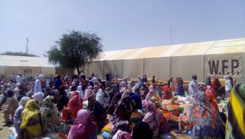 Tchad : l'État lance une distribution de vivres à Abéché, en faveur des démunis. © Abba Issa/Alwihda Info Tchad : l'État lance une distribution de vivres à Abéché, en faveur des démunis. © Abba Issa/Alwihda Info