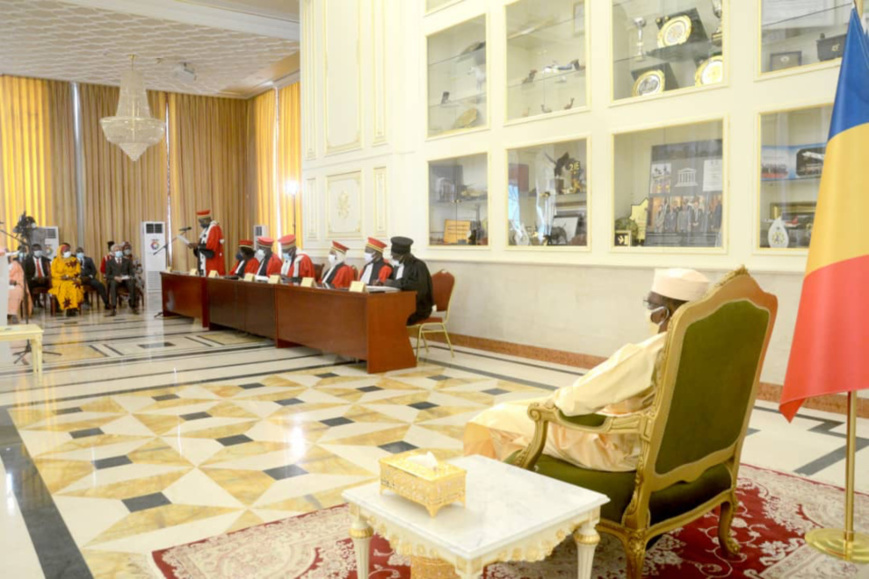 Tchad : prestation de serment des nouveaux membres du gouvernement. © PR Tchad : prestation de serment des nouveaux membres du gouvernement. © PR