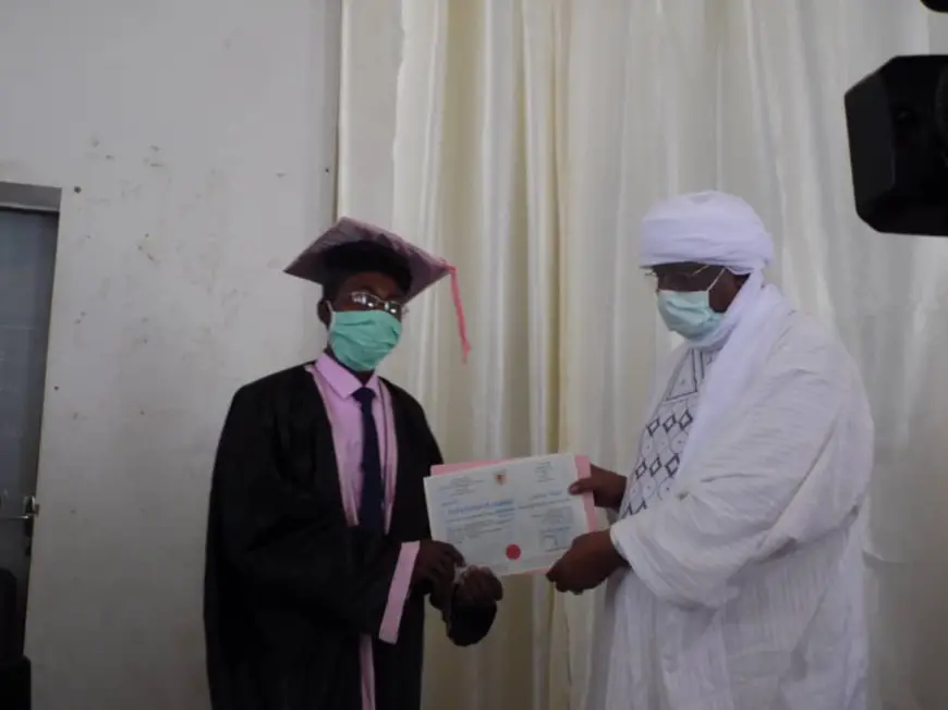Tchad : 100 lauréats de la faculté des sciences de la santé d’Abéché  reçoivent leur diplôme