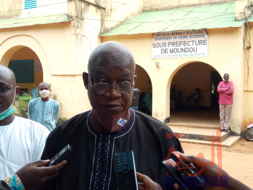 Tchad : au Logone Occidental, le comité de lutte contre la Covid-19 réceptionne du matériel. © Golmem Ali/Alwihda Info Tchad : au Logone Occidental, le comité de lutte contre la Covid-19 réceptionne du matériel. © Golmem Ali/Alwihda Info