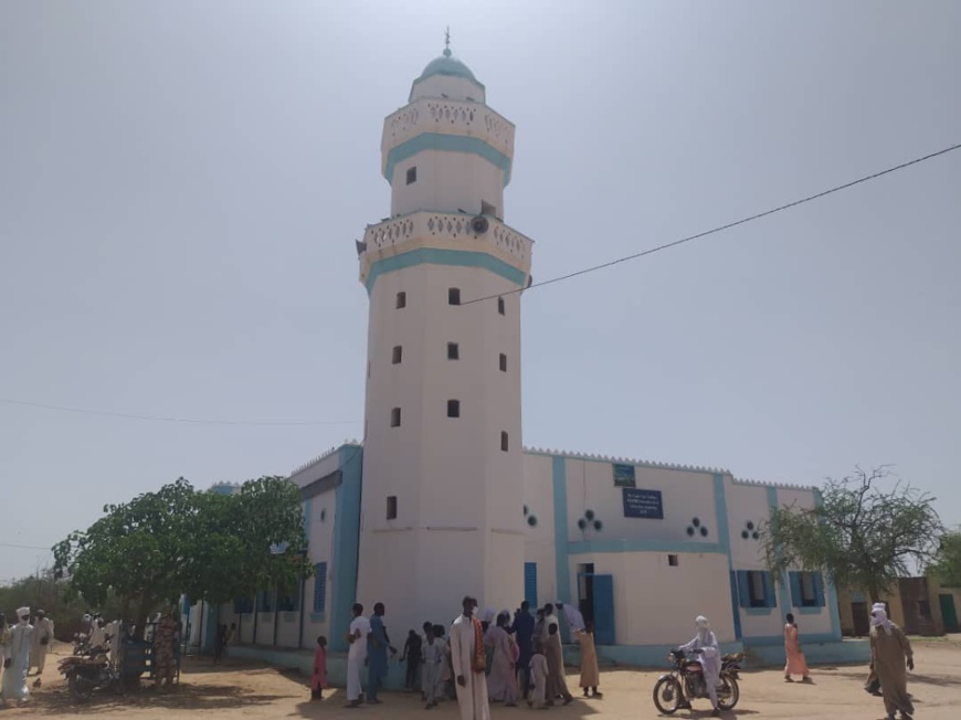 Tchad : des masques distribués dans les lieux de culte à Abéché. © Abba Issa/Alwihda Info Tchad : des masques distribués dans les lieux de culte à Abéché. © Abba Issa/Alwihda Info