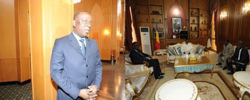L’ancien ministre d’Etat sénégalais des Affaires étrangères et ancien professeur à l’Ecole de Journalisme de l’Université Cheikh Anta Diop de Dakar, le Docteur en sciences de l’information et de la communication Cheikh Tidjiane Gadio quittant les perrons du palais présidentiel. L’ancien ministre d’Etat sénégalais des Affaires étrangères et ancien professeur à l’Ecole de Journalisme de l’Université Cheikh Anta Diop de Dakar, le Docteur en sciences de l’information et de la communication Cheikh Tidjiane Gadio quittant les perrons du palais présidentiel.
