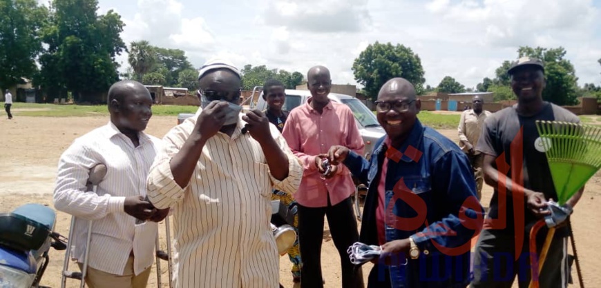 Tchad : à Laï, les actions de prévention contre le coronavirus ne faiblissent pas. © Éric Guedi/Alwihda Info Tchad : à Laï, les actions de prévention contre le coronavirus ne faiblissent pas. © Éric Guedi/Alwihda Info