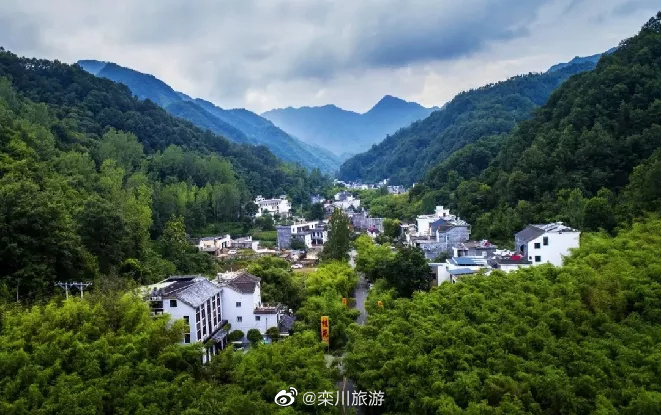 Photo shows the guest houses in Chongdu village, Luanchuan county, Henan Province. Photo from the official Weibo account of Luanchuan tourism Photo shows the guest houses in Chongdu village, Luanchuan county, Henan Province. Photo from the official Weibo account of Luanchuan tourism