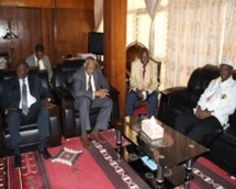 Tchad : Une délégation du Congrès National Soudanais reçu par Déby Tchad : Une délégation du Congrès National Soudanais reçu par Déby