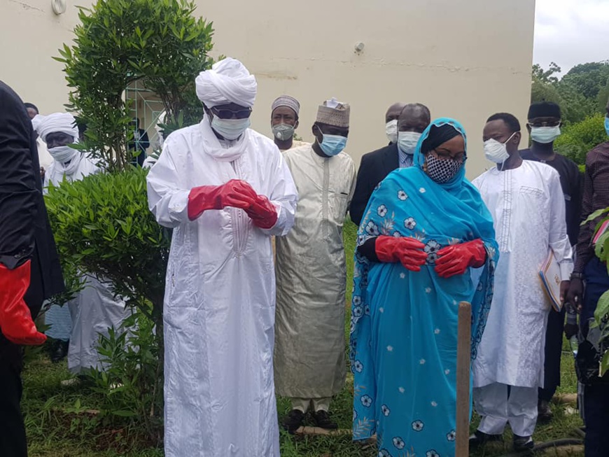 Tchad : le nouveau ministre de l'Élevage et des Productions animales prend fonctions. © DR/SGG Tchad : le nouveau ministre de l'Élevage et des Productions animales prend fonctions. © DR/SGG