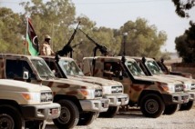L'armée libyenne à Tripoli se prépare à un déploiement à Bani Walid, le 18 octobre 2012 afp.com/Mahmud Turkia L'armée libyenne à Tripoli se prépare à un déploiement à Bani Walid, le 18 octobre 2012 afp.com/Mahmud Turkia