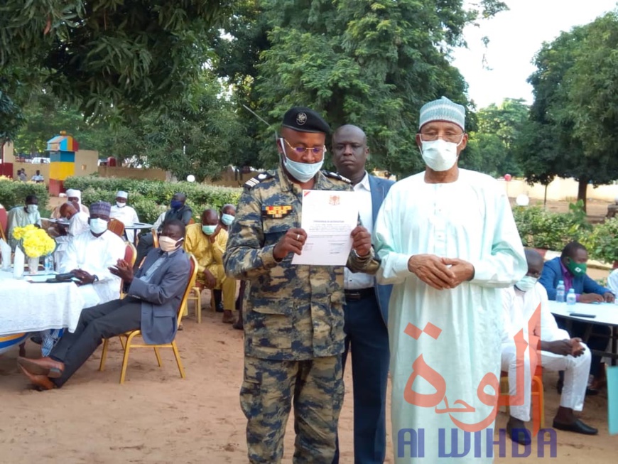 Tchad : avant son départ au Guéra, le gouverneur Dago Yacoub honore plus de 150 responsables Tchad : avant son départ au Guéra, le gouverneur Dago Yacoub honore plus de 150 responsables