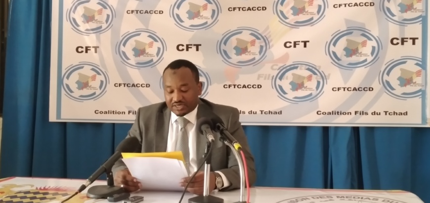 تشاد : إعلان عن فيصل حسين حسن   حول تطبيق الثنائية اللغوية © Alwihda Info تشاد : إعلان عن فيصل حسين حسن   حول تطبيق الثنائية اللغوية © Alwihda Info