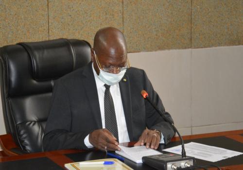 Tchad : l'État veut renforcer le recouvrement des recettes dans les provinces Tchad : l'État veut renforcer le recouvrement des recettes dans les provinces