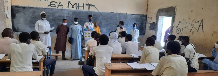Tchad - Covid-19 : Des jeunes en sensibilisation dans les lycées à Abéché : ©️ Abba Issa/Alwihda Info Tchad - Covid-19 : Des jeunes en sensibilisation dans les lycées à Abéché : ©️ Abba Issa/Alwihda Info