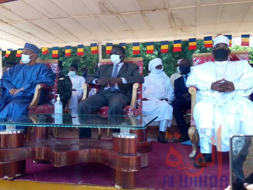 Tchad : le gouverneur Ahmat Taha Mahamat Abdoulaye installé à la tête du Logone Occidental. © Golmem Ali/Alwihda Info Tchad : le gouverneur Ahmat Taha Mahamat Abdoulaye installé à la tête du Logone Occidental. © Golmem Ali/Alwihda Info