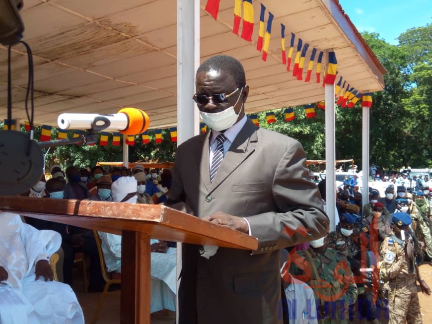 Tchad : le gouverneur Ahmat Taha Mahamat Abdoulaye installé à la tête du Logone Occidental. © Golmem Ali/Alwihda Info Tchad : le gouverneur Ahmat Taha Mahamat Abdoulaye installé à la tête du Logone Occidental. © Golmem Ali/Alwihda Info