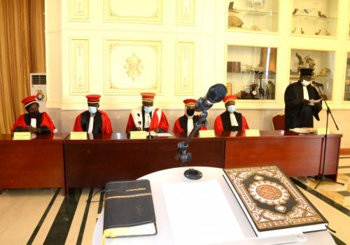 Tchad : trois membres du gouvernement prêtent serment. © PR Tchad : trois membres du gouvernement prêtent serment. © PR