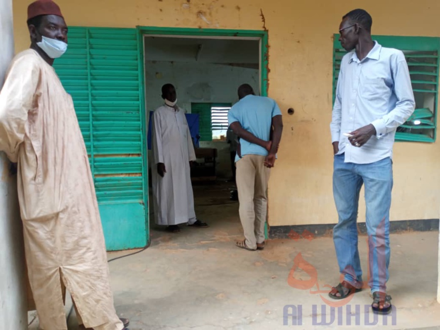 Tchad : début d'enrôlement des candidats au baccalauréat à Goz Beida. © Mahamat Issa Gadaya/Alwihda Info Tchad : début d'enrôlement des candidats au baccalauréat à Goz Beida. © Mahamat Issa Gadaya/Alwihda Info