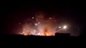 Soudan : Une usine s'effondre comme un château de cartes après un bombardement Soudan : Une usine s'effondre comme un château de cartes après un bombardement