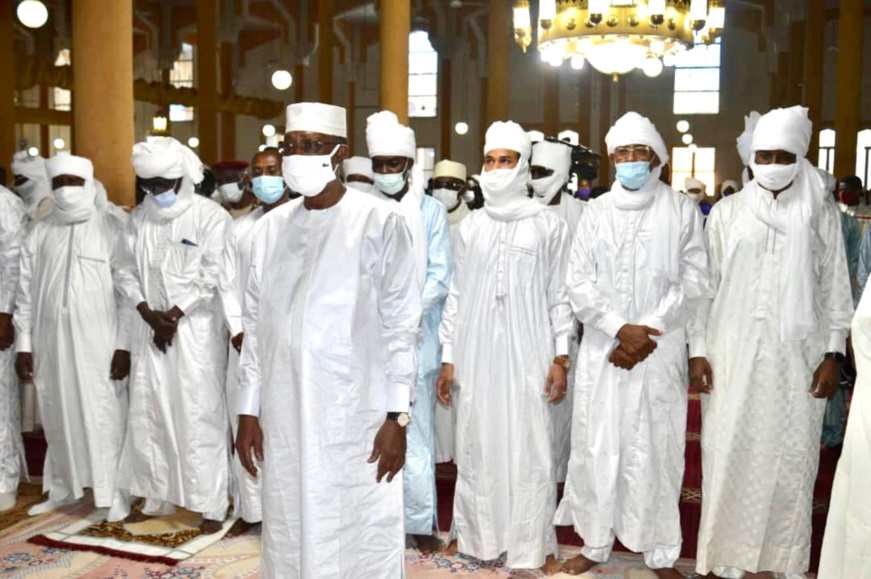 Tchad : le chef de l'État a pris part à la prière de l'Aïd à la grande mosquée de N'Djamena Tchad : le chef de l'État a pris part à la prière de l'Aïd à la grande mosquée de N'Djamena
