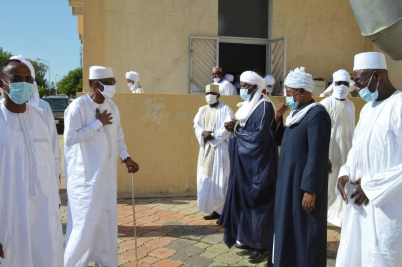 Tchad : le chef de l'État a pris part à la prière de l'Aïd à la grande mosquée de N'Djamena Tchad : le chef de l'État a pris part à la prière de l'Aïd à la grande mosquée de N'Djamena