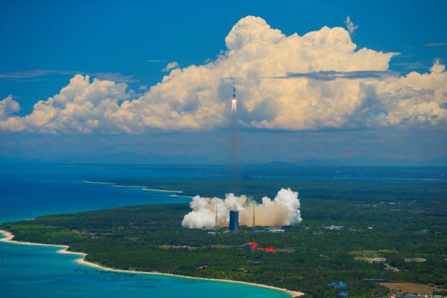 China's Long March-5 Y4 carrier rocket launches the country's first Mars exploration mission Tianwen-1 at the Wenchang Spacecraft Launch Site in south China's Hainan on July 23. (By Zhang Mao/People's Daily Online) China's Long March-5 Y4 carrier rocket launches the country's first Mars exploration mission Tianwen-1 at the Wenchang Spacecraft Launch Site in south China's Hainan on July 23. (By Zhang Mao/People's Daily Online)