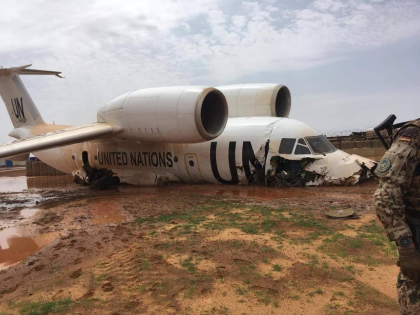 Mali : un avion de la MINUSMA rate son atterrissage à Gao. © Droits réservés Mali : un avion de la MINUSMA rate son atterrissage à Gao. © Droits réservés