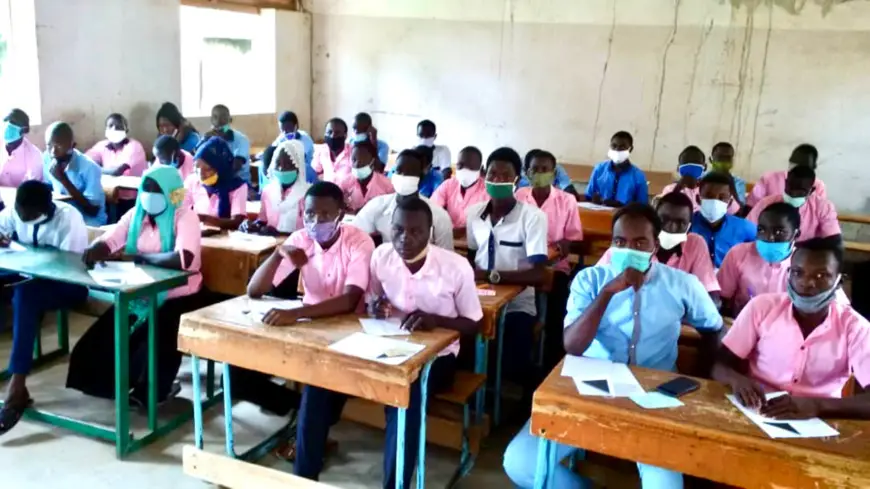 Tchad : à Mongo, des centaines d'élèves composent les épreuves du brevet