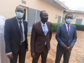 Tchad : en visite à l'INSJ, le ministre de la Jeunesse s'imprègne des défis à relever. © Djimet Wiche/Alwihda Info Tchad : en visite à l'INSJ, le ministre de la Jeunesse s'imprègne des défis à relever. © Djimet Wiche/Alwihda Info