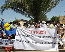 La population venue accueillir le Chef de l'Etat à l'aéroport international Hassan Djamous, N'Djamena. La population venue accueillir le Chef de l'Etat à l'aéroport international Hassan Djamous, N'Djamena.