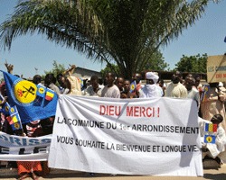 La population venue accueillir le Chef de l'Etat à l'aéroport international Hassan Djamous, N'Djamena.