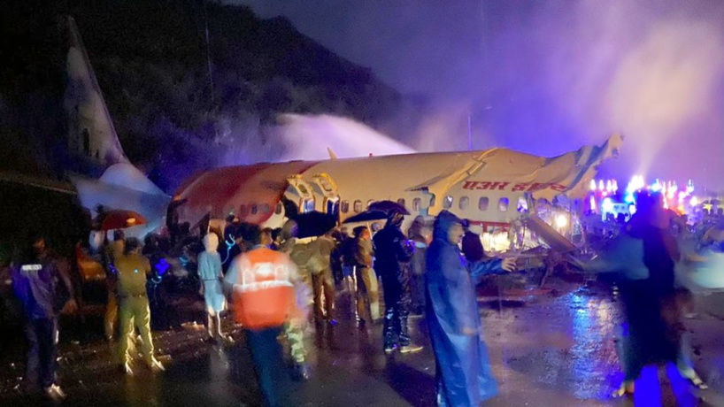 Inde : un avion rate son atterrissage et se brise, 200 passages à bord. © DR/Image Twitter