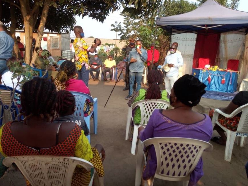 Congo : le député Brice Dimitri Bayendissa à l'écoute de ses mandants de Louessi à Pointe-Noire. Congo : le député Brice Dimitri Bayendissa à l'écoute de ses mandants de Louessi à Pointe-Noire.