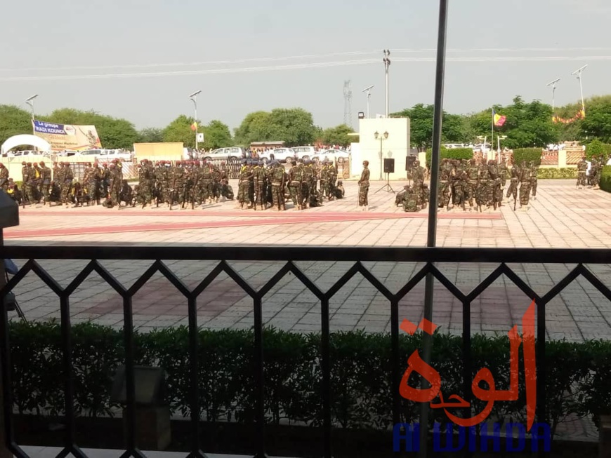 Tchad : le couple présidentiel est arrivé au Palais de la démocratie pour la cérémonie d'élévation  Tchad : le couple présidentiel est arrivé au Palais de la démocratie pour la cérémonie d'élévation