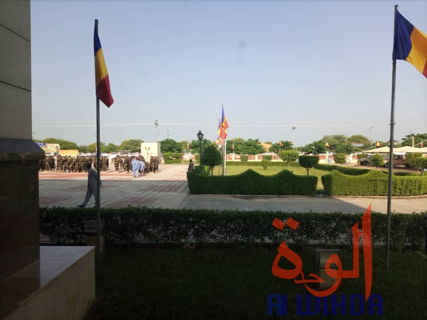 Tchad : le couple présidentiel est arrivé au Palais de la démocratie pour la cérémonie d'élévation  Tchad : le couple présidentiel est arrivé au Palais de la démocratie pour la cérémonie d'élévation