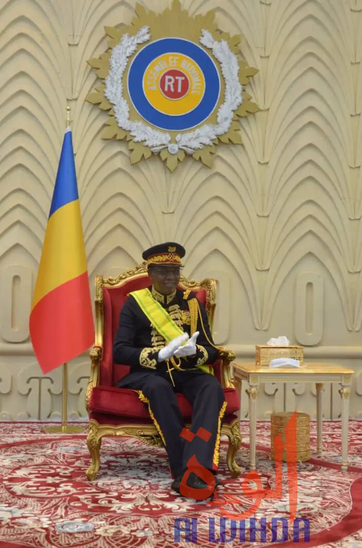 Tchad : première apparition du chef de l'État avec la tenue d'apparat de Maréchal