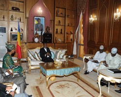 Le Président de la République, Idriss Déby a accordé ce midi une audience à la Représentante spéciale conjointe adjointe à l’Opération hybride Union africaine-Nations Unies au Darfour (UNAMID), Dr Aïchatou Mindaoudou Souleymane. La Résolution de la crise du Darfour était le principal point abordé Le Président de la République, Idriss Déby a accordé ce midi une audience à la Représentante spéciale conjointe adjointe à l’Opération hybride Union africaine-Nations Unies au Darfour (UNAMID), Dr Aïchatou Mindaoudou Souleymane. La Résolution de la crise du Darfour était le principal point abordé